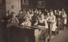 Jämsän yhteiskoulun koululaisia vuonna 1919