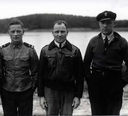 Valto, Niilo ja Uuno Karhumäki 1930-luvulla