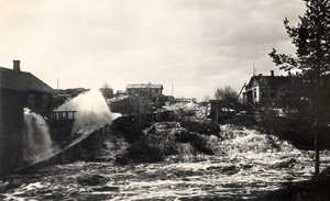 Raikonhaara in Patalankoski rapids during flooding in 1895. Pappila mill on the left.