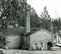 The old Rekolankoski mill was built in 1900. The mill operated until the year 1952. In the 1950s and 60s it housed a fish hatchery. The mill has been a restaurant since the late 1960s.