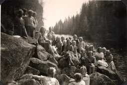 Palsinan koululaisia 1949 retkellä Rotkovuoressa