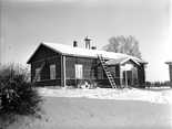 Tuntematon,  (c) Fenno-Filmi,  Mattila, Hallin Jannen kotitalo Hallinmäellä eli Hallinpenkissä 1950-luvulla