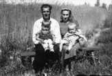 Selinin perhe 6.7.1947, Jämsän kaupunki: Anna Salosen kokoelmat