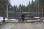 Jyrki Laukkanen,  (c) Jyrki Laukkanen,  Closter Gauntlet,  transportation to the  Halli field.