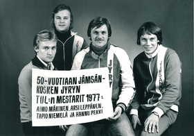 03_mestarit1977.jpg