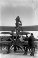 30_S____ski_II_vierailee_L__nkipohjan_vesill___n._1929-30.jpg