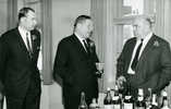  (c) UPM-Kymmene Oyj:n kokoelma.,  Hosting the quests