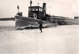   Jämsänkoski 1 was used as ice-breaker when required. Matti Ingelin running on the ice. Photo Lauri Patinen.