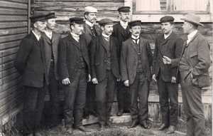 The choir established by the works engineer A. J. Brax in 1905. Brax on far right.