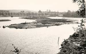 Rukkosaaret at Koskikeskinen during dam repairs in September 1955.