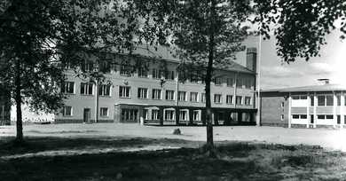 Seppolan yhteiskoulu siipiosan valmistumisen jälkeen