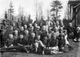  (c) Vekkulan kyläyhdistys ry,  Vekkulan koululaisia 1930-luvun loppupuolella