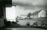 Pentti Nivarpää,  (c) Jämsän kaupunki Nivarpään kuvakokoelma,  Jamsan_keskuskatu_1957.jpg