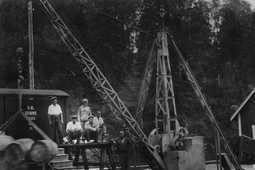 Yhtyneitten oma lastausryhmä Vesijärven satamassa 1930-luvulla