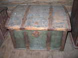   A reinforced chest from the guest room from the 1830s. It has been finished by graining.