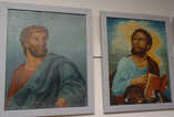   Söderstrand apulaisineen maalasi lehterinreunukselle 48 kuvaa. Apostolien asennot olivat peräisin Leonardo da Vincin kuuluisasta Ehtoollismaalauksesta. Vasemmalla mahdollisesti Matteus, oikealla Markus.