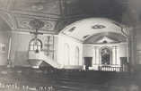   Koristemaalaus ei toteutunut 1921 kokonaan taloudellisten vaikeuksien vuoksi. Mm. saarnastuoliin jäi maalaamatta apostolien kuvat, eikä siihen rakennettu katosta. Saarnastuolin yläpuolelle nostettiin iso krusifiksi.